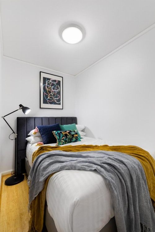 Sleek modern apartment close to everything image 1