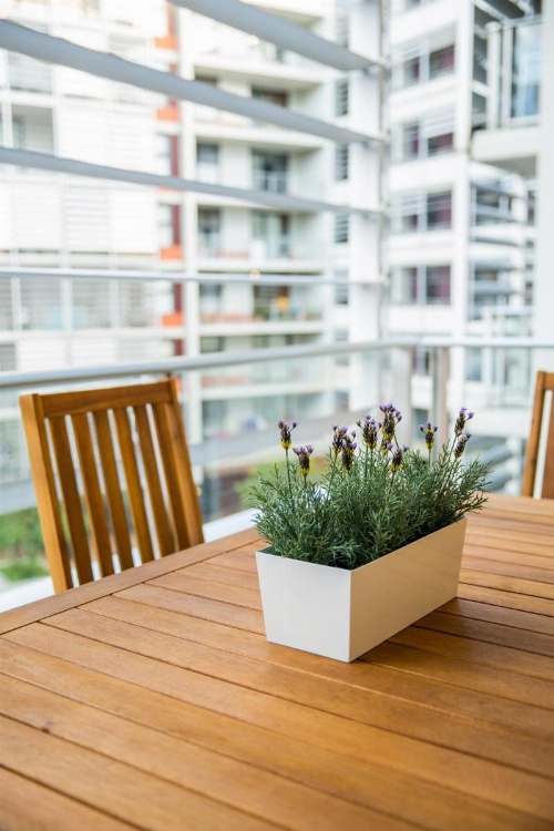 Sleek modern apartment close to everything image 20